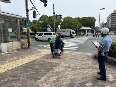 秋の交通安全運動で交通事故防止活動に協力しました